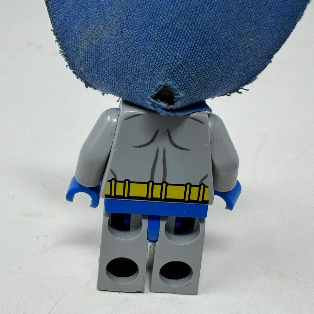 Lego includes head dc
